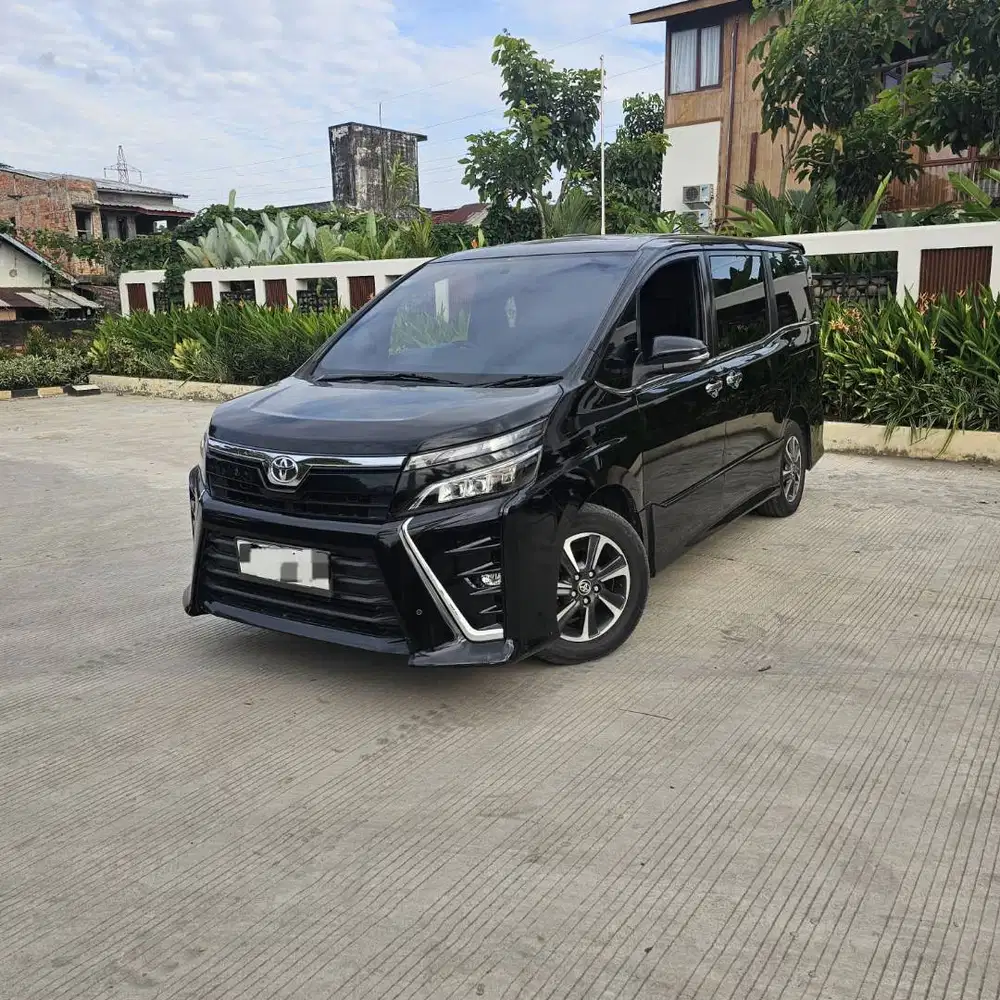 TOYOTA VOXY 2.0 A/T 2020/2021