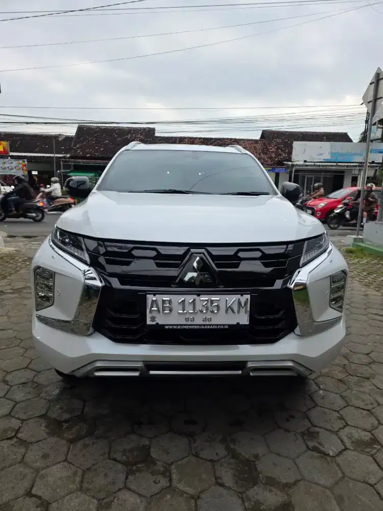 Pajero sport dakar 4x2 tahun 2025