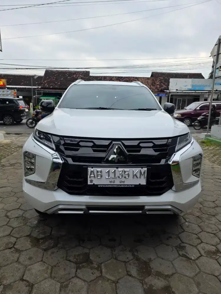 Pajero sport dakar 4x2 tahun 2025