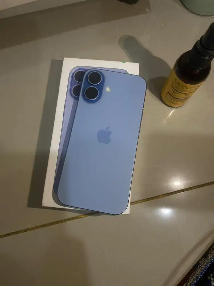 Iphone 17 warna biru