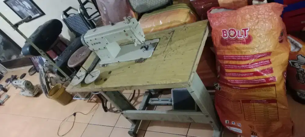 Mesin jahit besar typical
