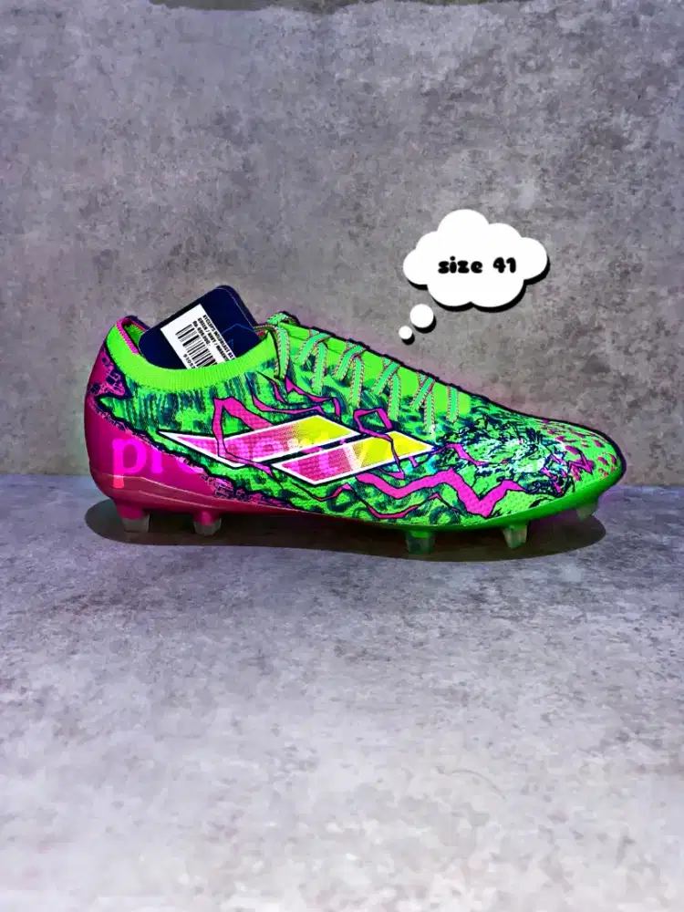 Sepatu bola Mills Xyclops Wildblast RS size 41 hijau