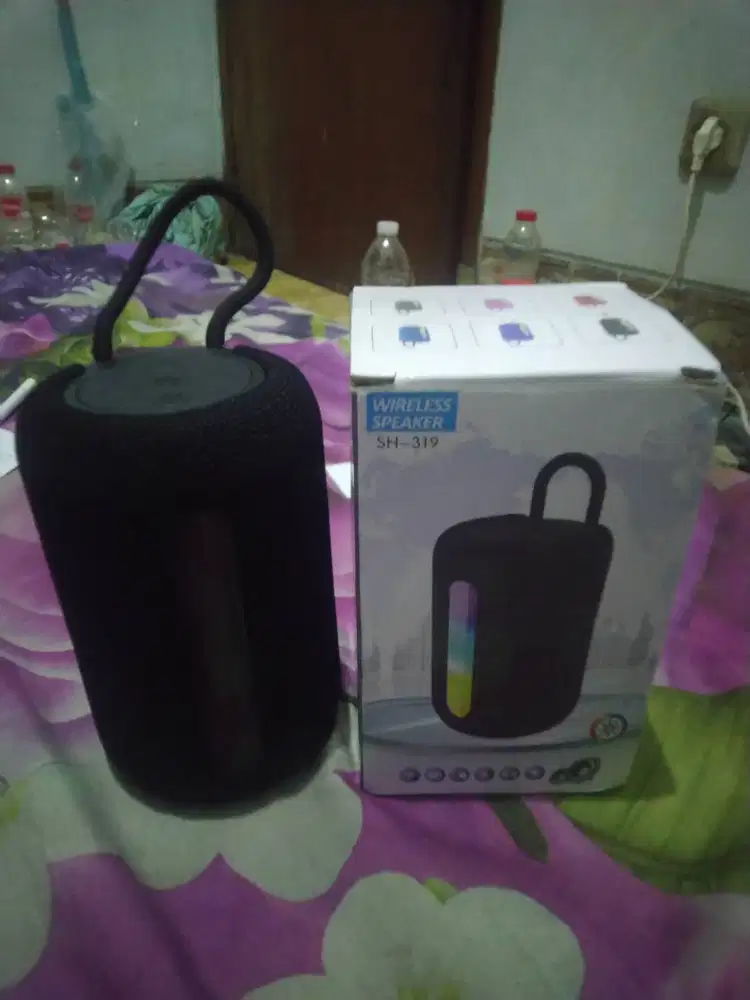 Speaker Bluetooth dengan lampu RGB Wireless Bluetooth