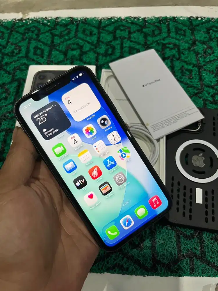 IPHONE 11 64 GB EX RESMI IBOX LIKE NEW