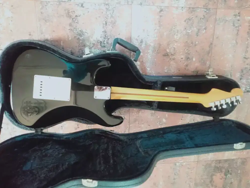 Jual gitar efek asli luar.