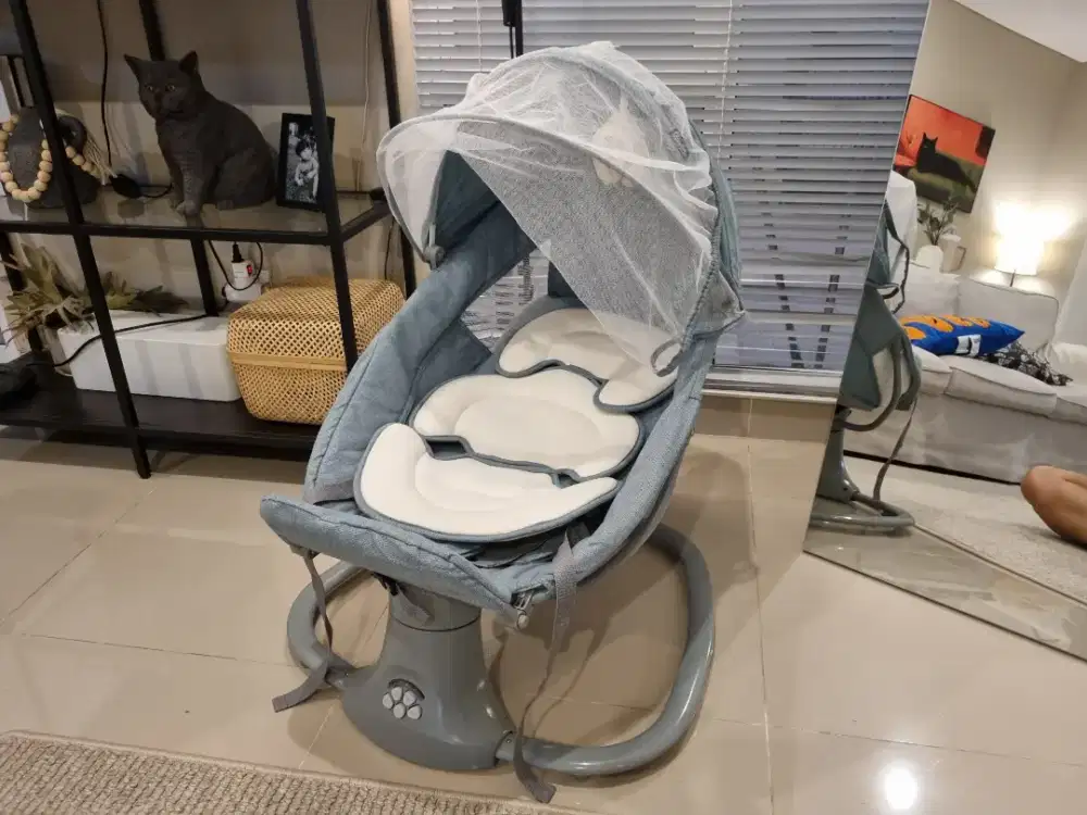 Cocolatte Snuggli 2.0 Baby Swing Bouncer