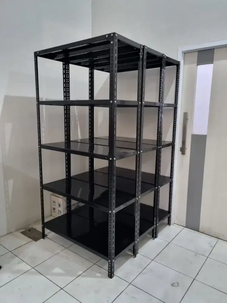 Rak besi serbaguna ramping