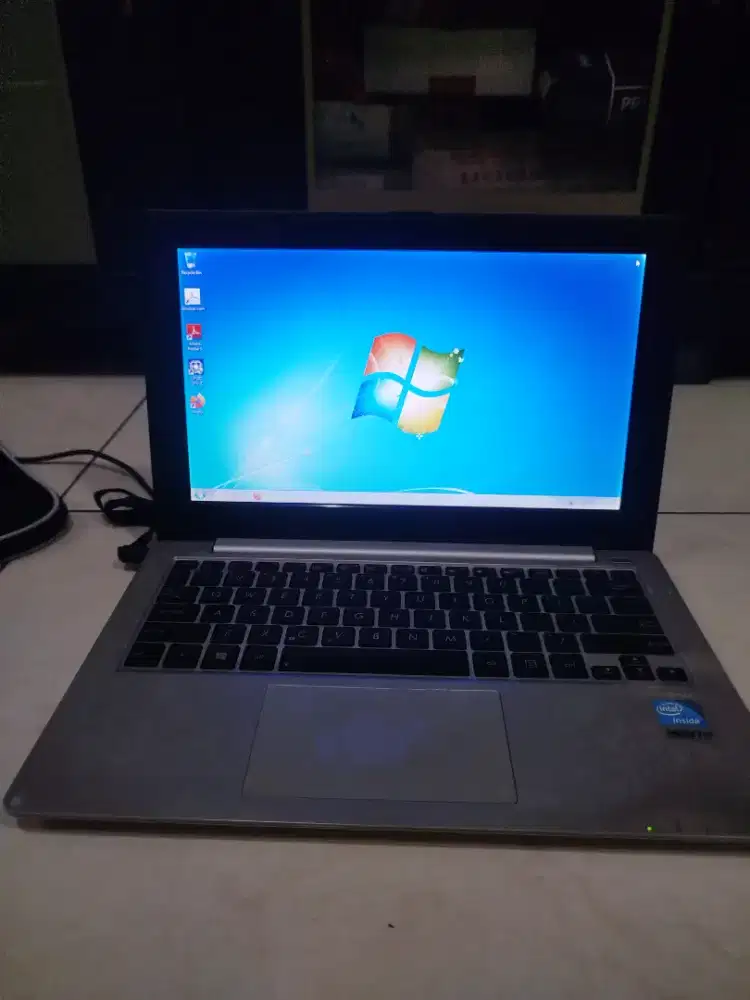 Jual Santai Laptop Asus X201E mulus & normal digunakan + dpt sarungnya