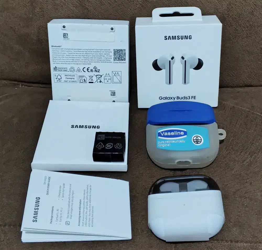 Samsung Galaxy Buds3 Buds 3 FE White LIKE NEW Resmi SEIN Nov 2026