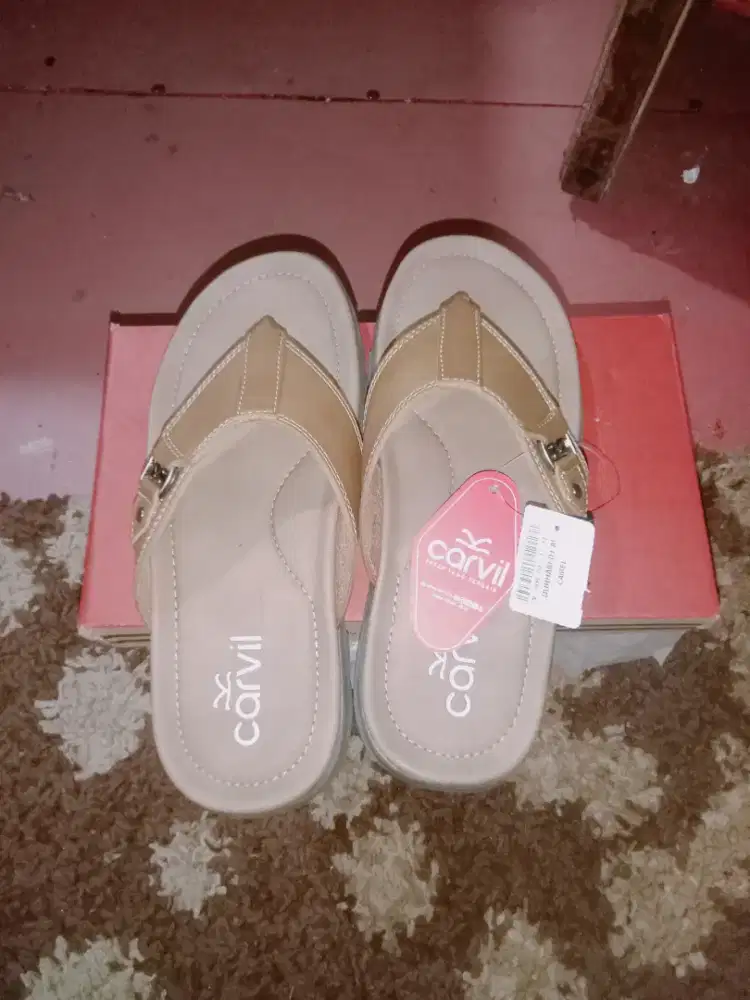 sendal carvil warna camel ukuran 39