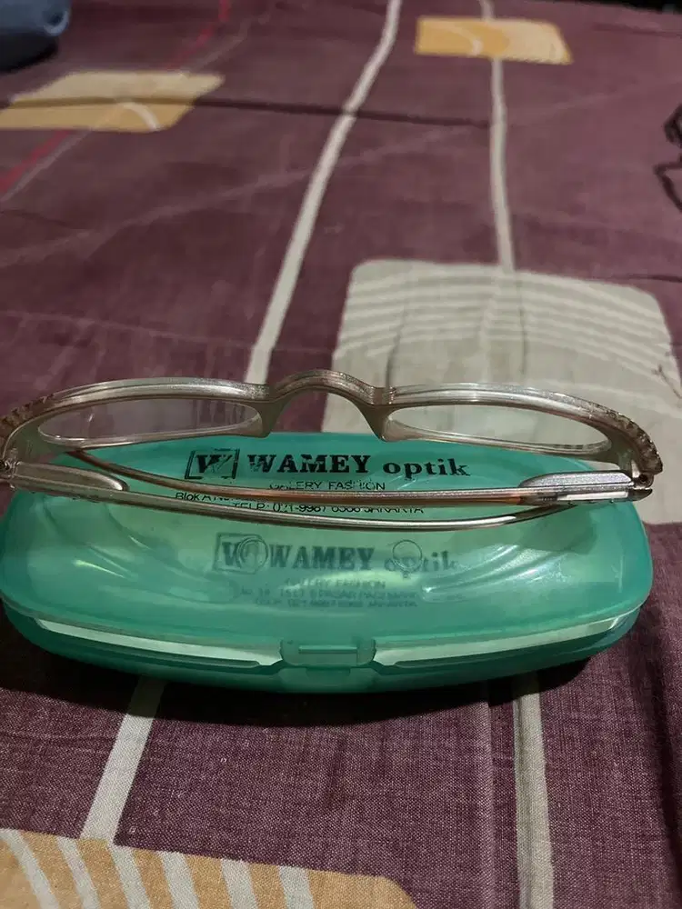 Kacamata Baca Minus wanita