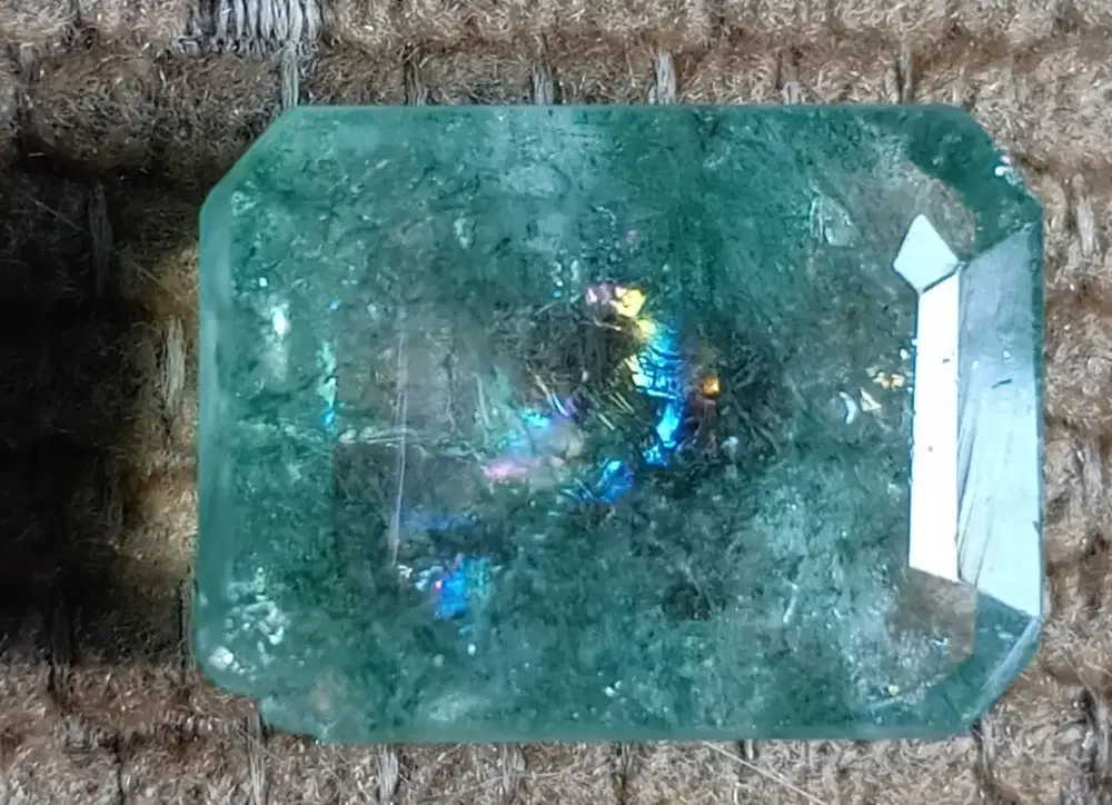 BATU RAINBOW FIRE BERYL 10CRT