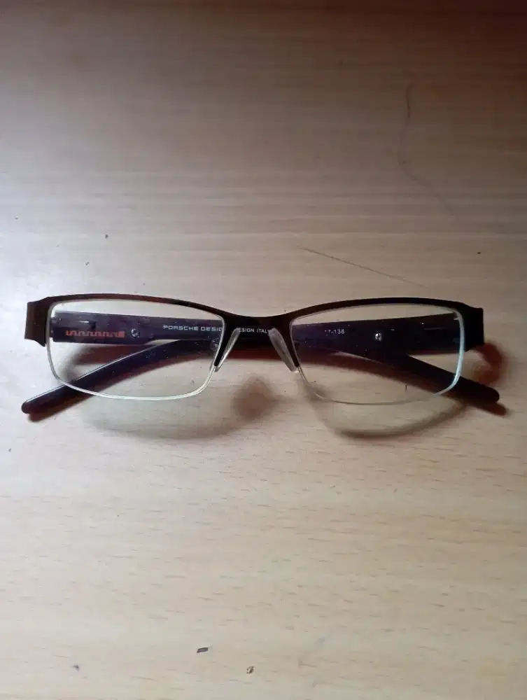 Frame Kacamata Porsche Design
P8177 Unisex