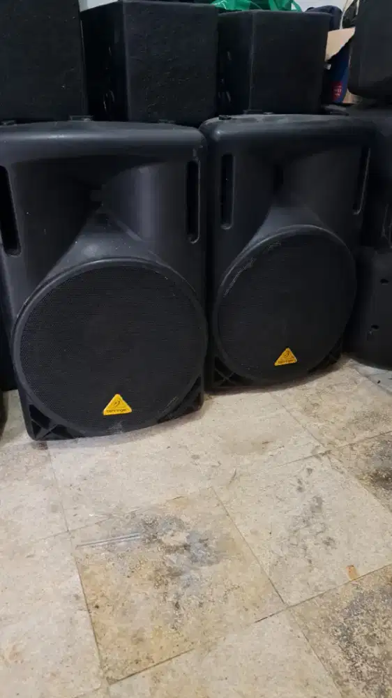 Speaker aktif behringer