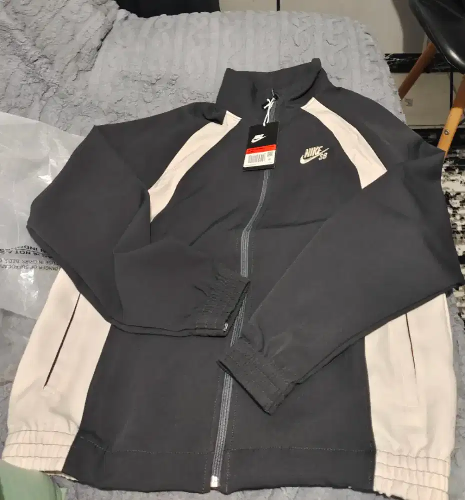 SB FULL zip woven Jacket  Size L