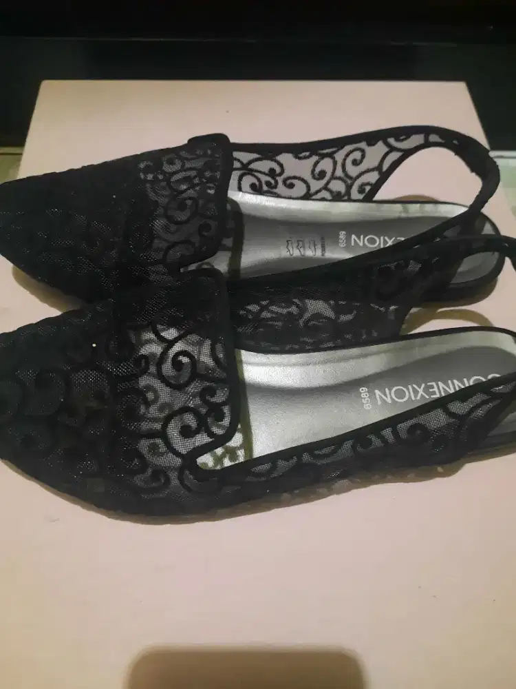 Di jual sptu sandal merk Connexion