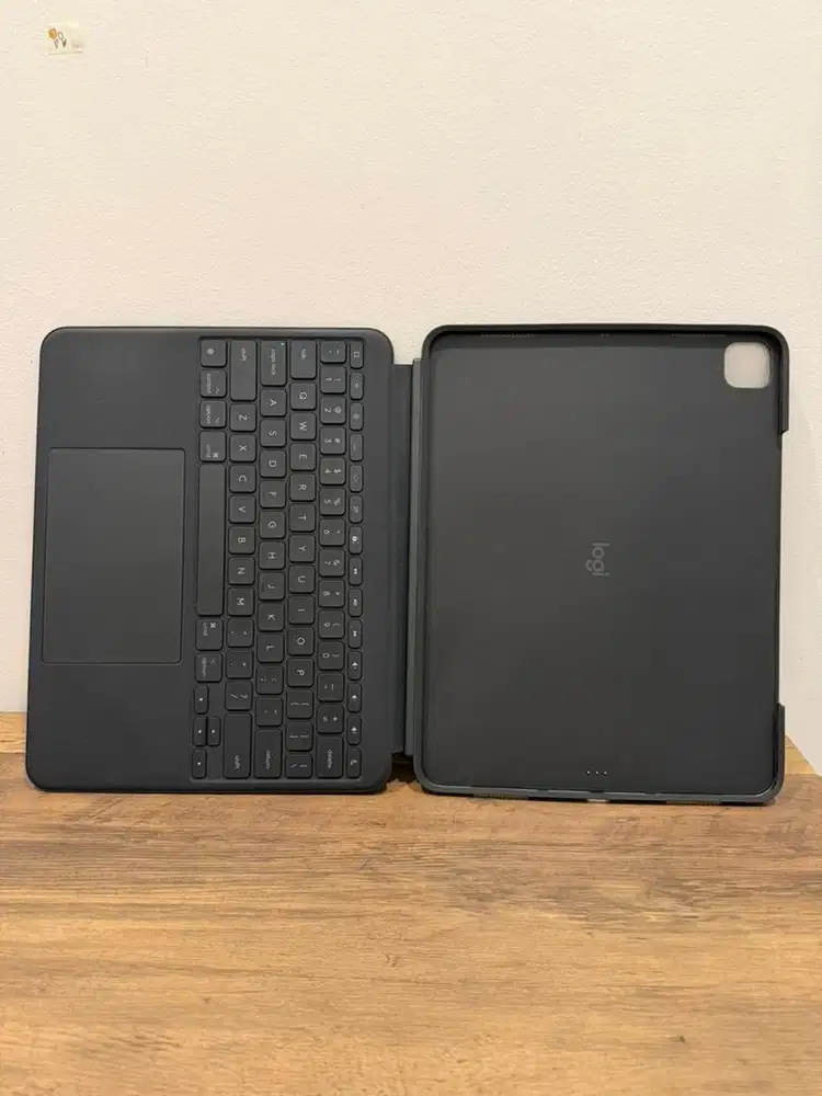 Logitec Combo Touch Ipad Pro M4 13 inci
