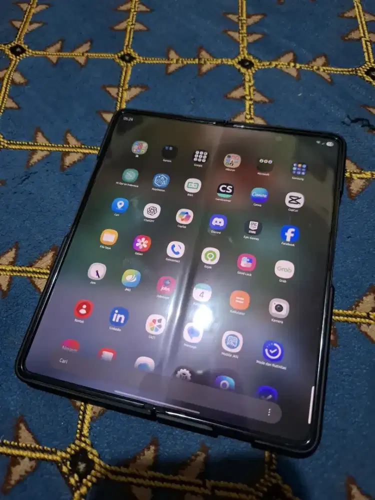 Samsung Z Fold 4 12/512gb pemakaian pribadi