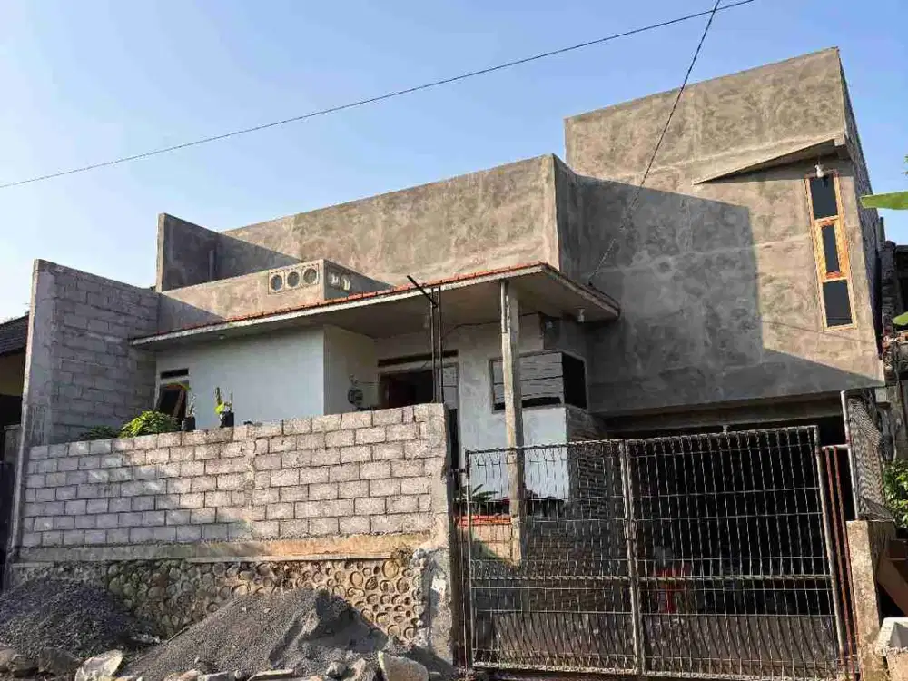 Rumah 2 Lantai Cemorokandang Malang