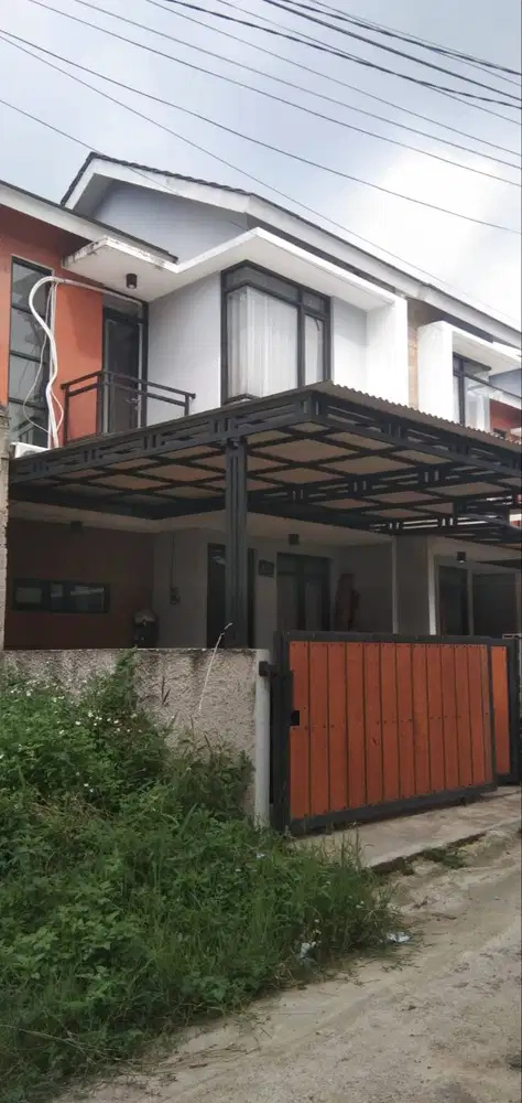 Dijual Rumah 2 Lantai Siap Huni