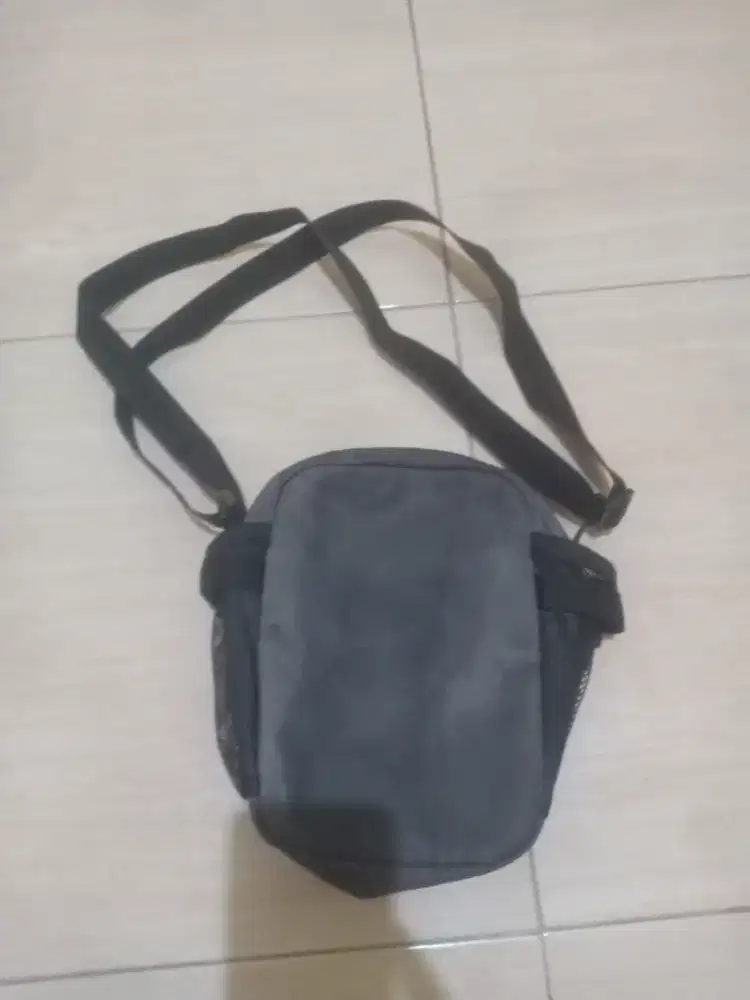 tas selempang Airwalk