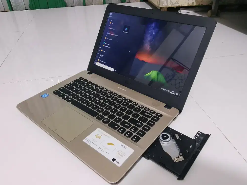 Laptop Asus X441MA Ram 4Gb Ddr4 Hdd 1000Gb Normal Mulus Siap Pakai