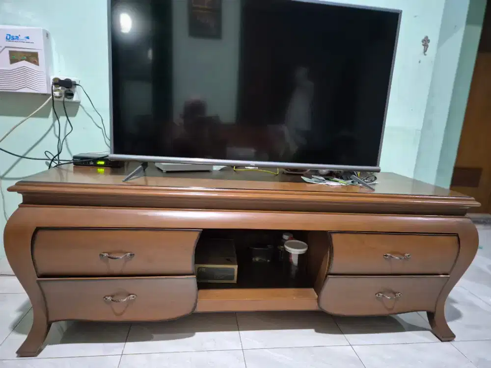 Bupet meja TV jati