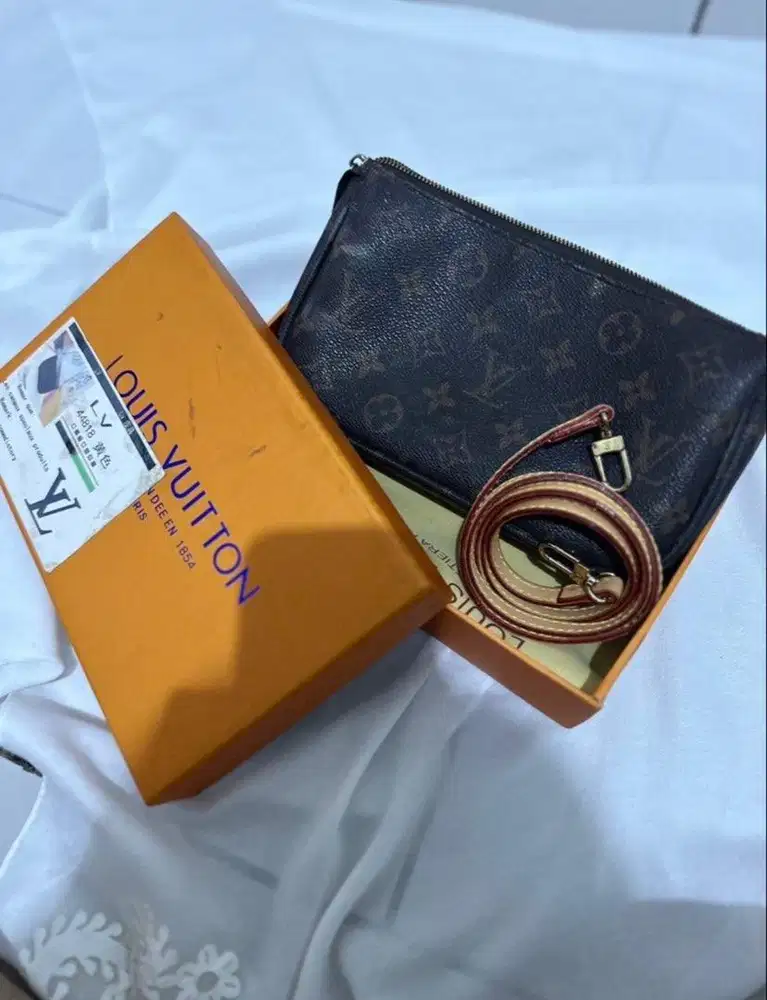 Preloved LV Shoulder Bag