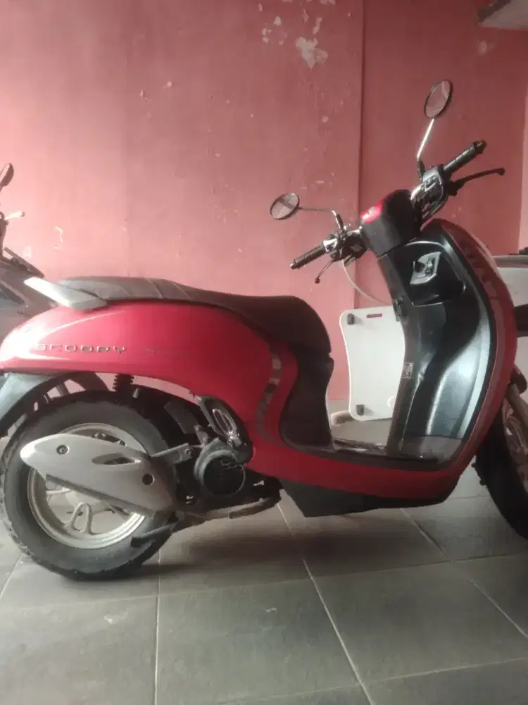 Dijual Scoopy prestige keyless 2021 warna merah dop kondisi bagus