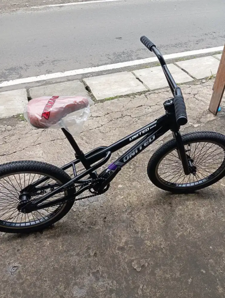Sepeda BMX ukuran 20 UNITED torpedo