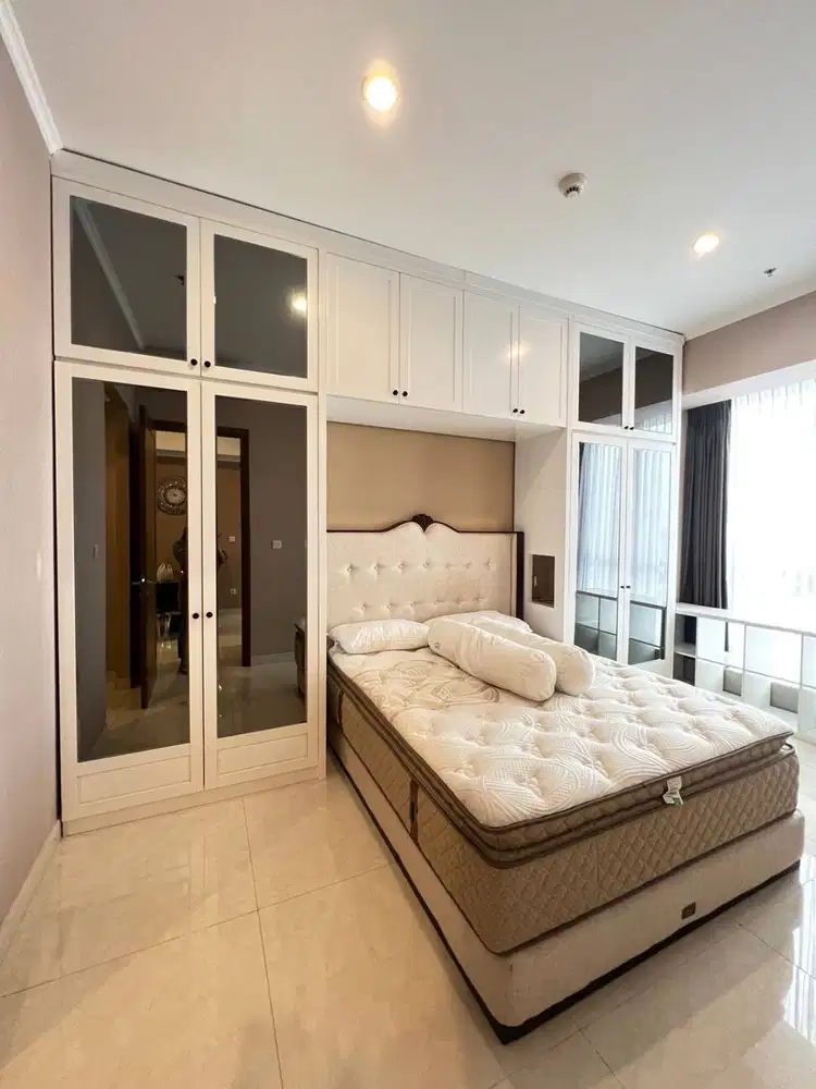Disewakan Condo Taman Anggrek Residences 2+1 Bedrooms Fully Furnish