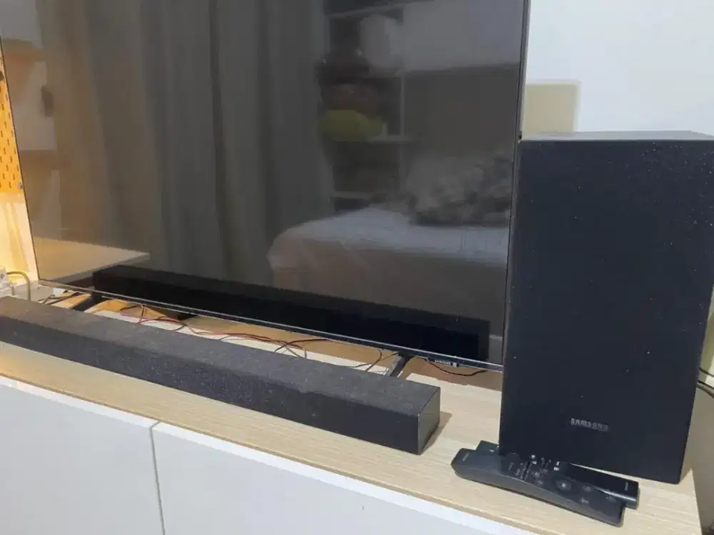 Samsung AU8000 43-inch (43AU8000) & Soundbar Samsung