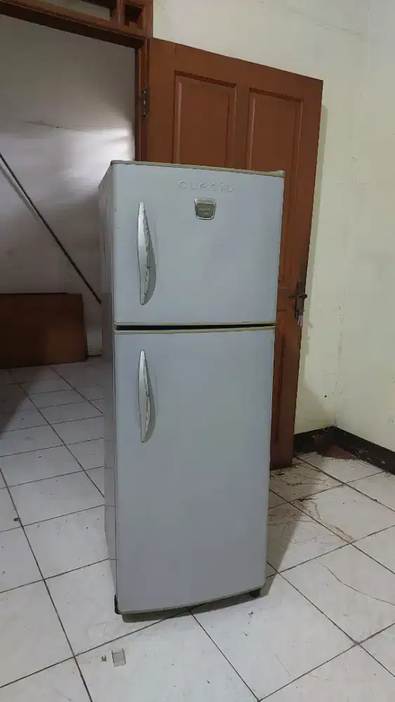 Kulkas Toshiba 2 Pintu