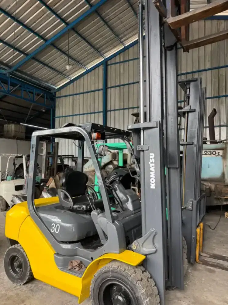 Forklift Komatsu 3 Ton,Manual,3 Meter,Mesin Yanmar,FD30-17,Tahun 2018