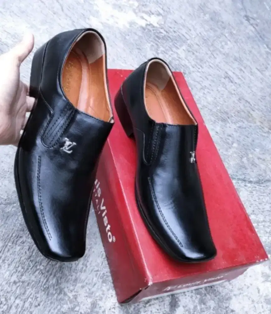 Sepatu vantopel Louis Visto