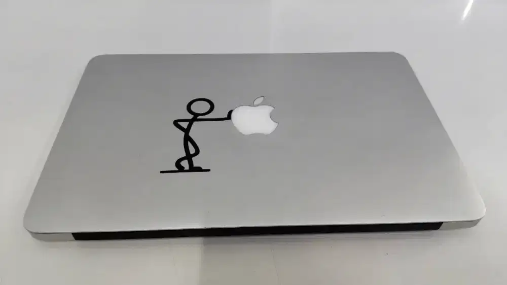 MacBook Air 2011 Dijual Cepat