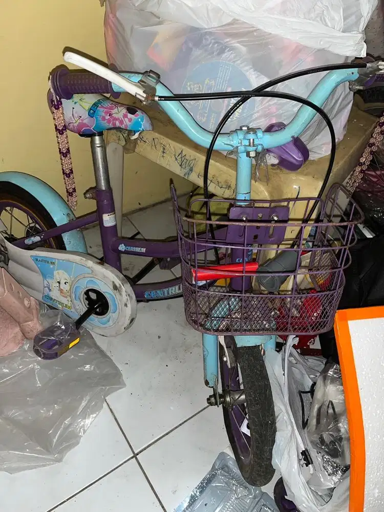 Sepada anak perempuan