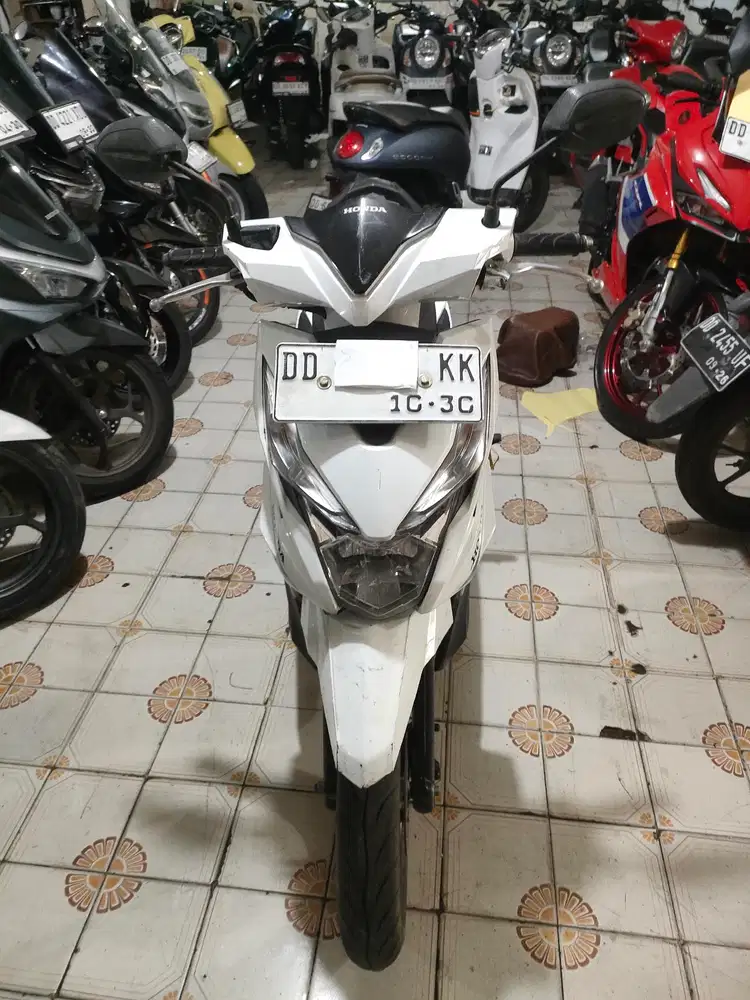 Honda beat eco 110cc 2018 putih