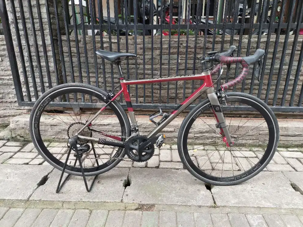 Sepeda Road bike Polygon Strattos S5 tahun 2020