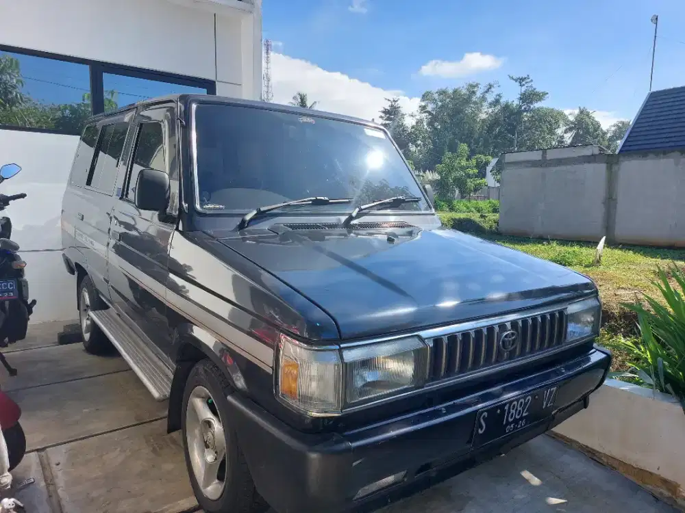 Toyota Kijang Super 1993