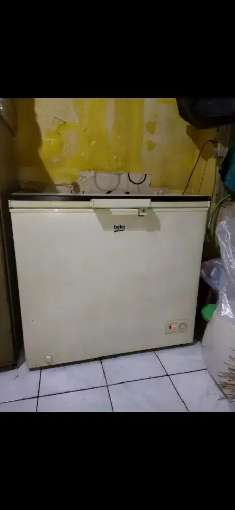 Jual bu freezer box kapasitas 200 liter normal no kendala