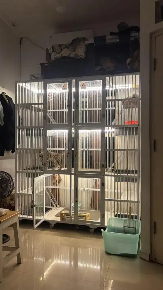 Kandang kucing alumunium 6 pintu
