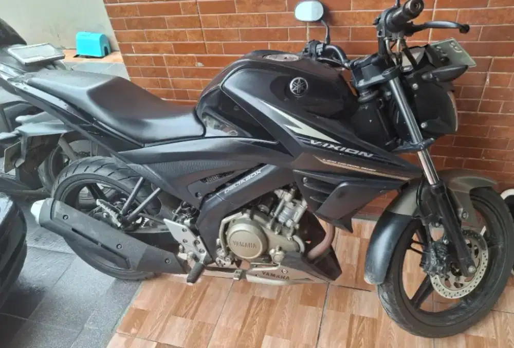 Yamaha vixion hitam led 2017