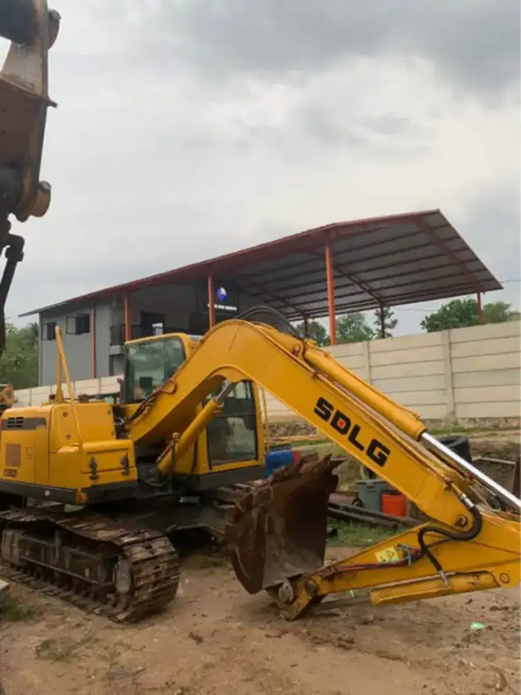 JUAL EXCAVATOR SDLG E680F
