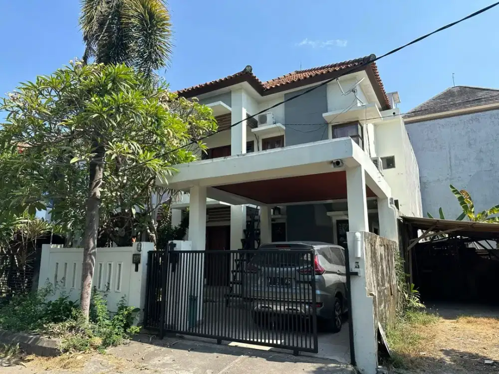 Disewakan Rumah 2 Lantai Luas 300m² di Gatsu Denpasar – 5 KT, SHM, Akses 2 Mobil