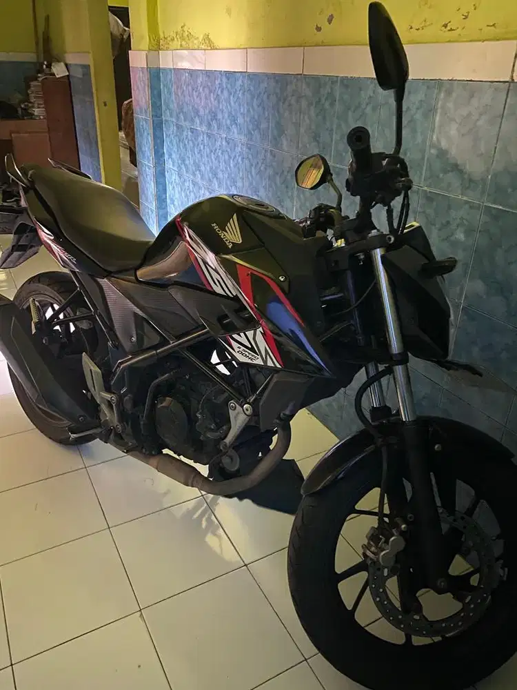 CB 150 nego tipis