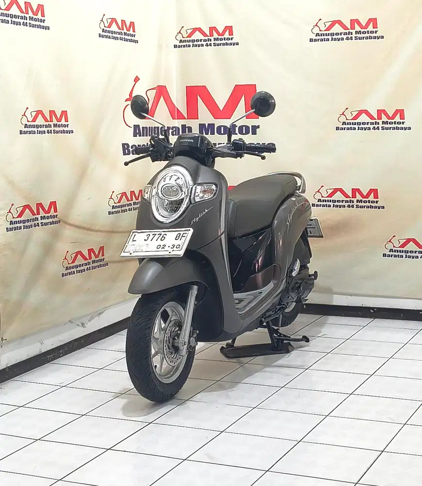 scoopy stylish Tahun 2020 Warna Abu abu