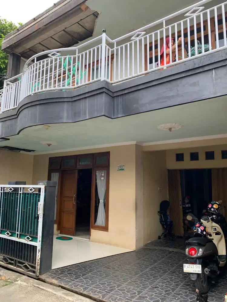DIJUAL RUMAH KAMPUNG CIKARET CIBINONG SEMI FURNISHED