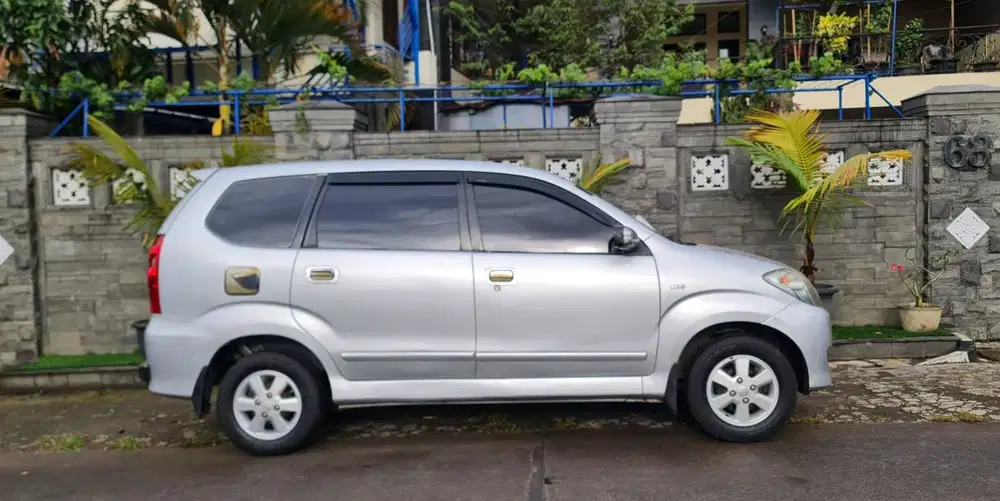 Toyota Avanza 2010 Bensin
