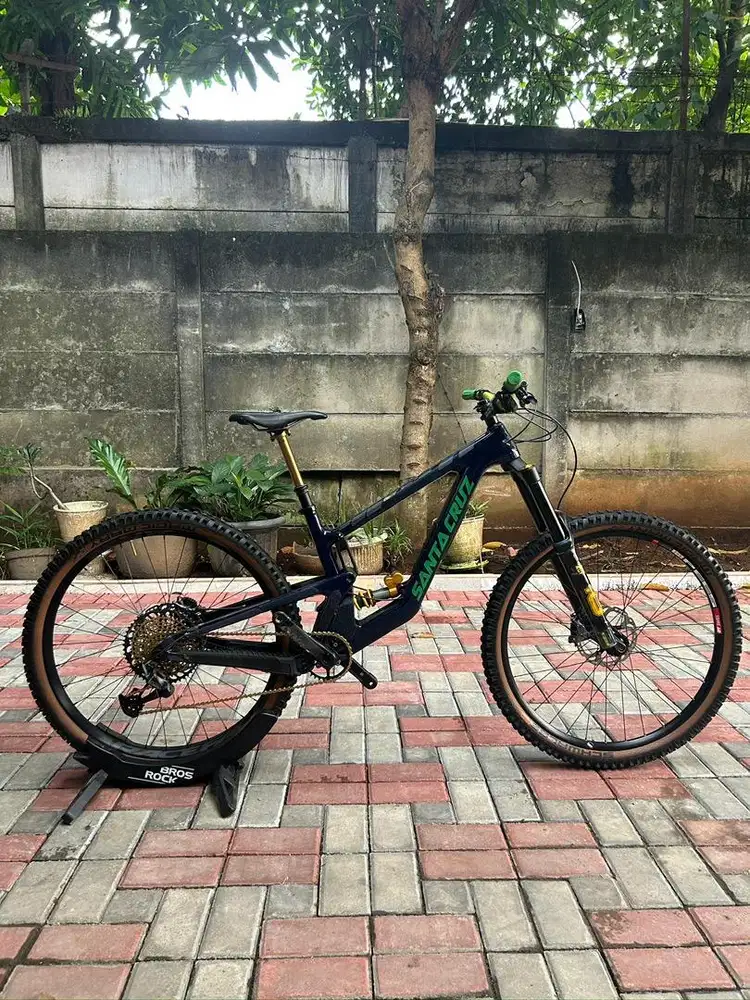 Santa Cruz Megatower V2 size M